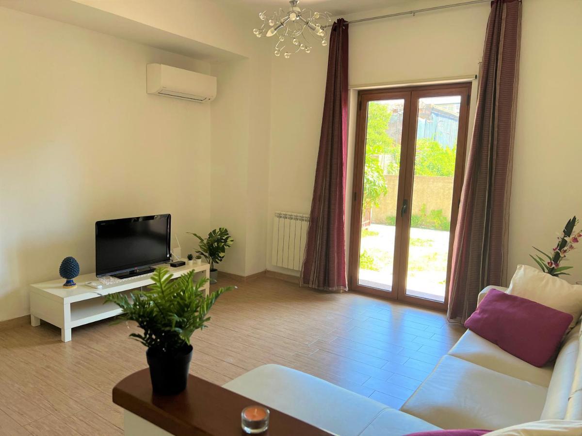 Ferienwohnung Casa Grazia Santa Teresa Di Riva Exterior foto